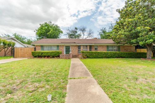 1402 Hummingbird Dr, Vaughan, TX 76645-2339
