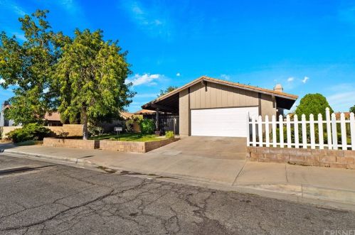 44634 12th St, Lancaster, CA 93535-3345