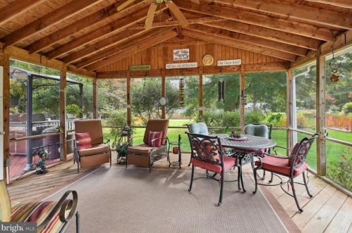 4949 Idlewilde Rd, Shady Side MD 20764-9766 exterior