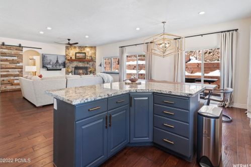 7994 Springshire Dr, Park City UT 84098-5396 exterior