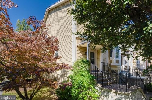 2938 Schoolhouse Cir, Silver Spring MD 20902-2561 exterior