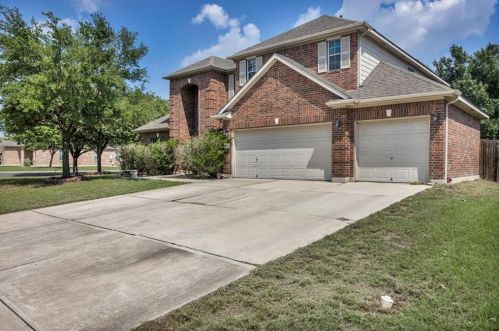 156 Pecanwood, Uhland TX  78640-5275 exterior
