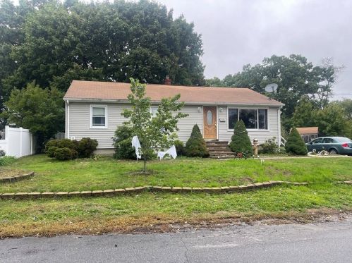 2 Vine St, Providence, RI 02919-2425