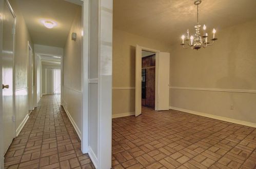 7708 Dentcrest Dr, Dallas TX  75254-8134 exterior