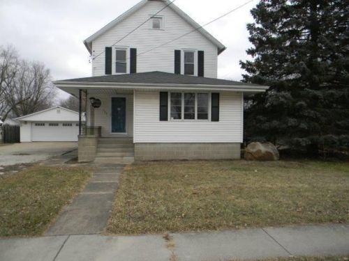 313 Center St, Wing, IL 61741-9595