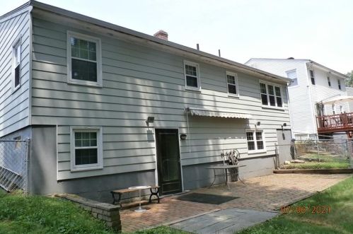 92 Leading St, Providence, RI 02919-3738