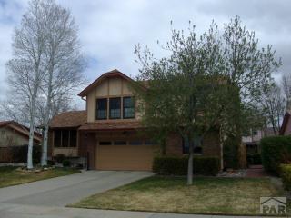 8 Towerbridge Ct, Pueblo, CO 81001-1360