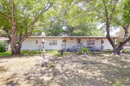 6047 Circle R Rd, Fort Worth, TX 76140-8413