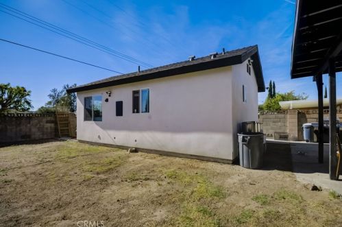 1518 Cochran St, Simi Valley CA 93065-2047 exterior