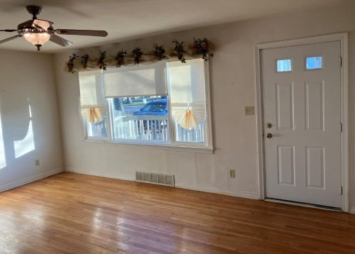 2306 82nd Pl, Gary, IN 46410-6147