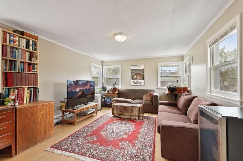 998 Grand Ave, Saint Paul MN 55102-2610 exterior