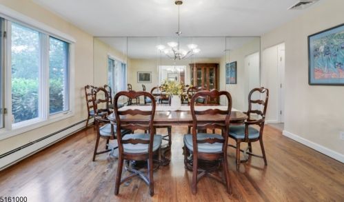 16 Knollwood Dr, Town Center NJ  07052-2406 exterior