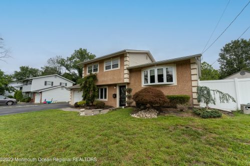 28 Brookwood Pkwy, Jackson Twp, NJ 08527-2140