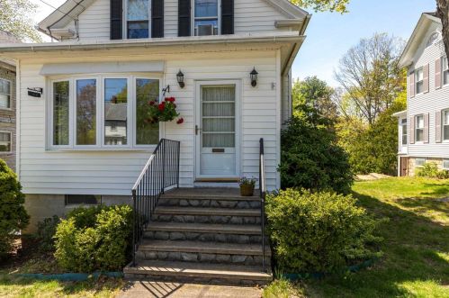 108 Mount Vernon St, Dover, NH 03820-2726