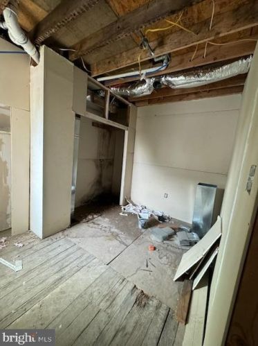 129 63rd St, Philadelphia PA 19142-2303 exterior