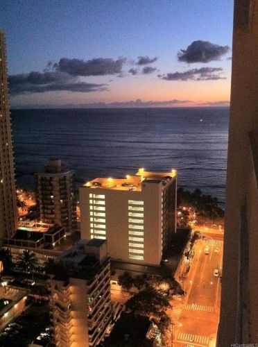 2427 Kuhio Ave, Honolulu HI  96815-3301 exterior