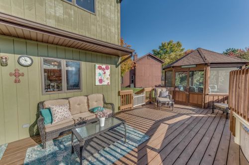 414 Una Ave, Lemont IL  60439-4536 exterior