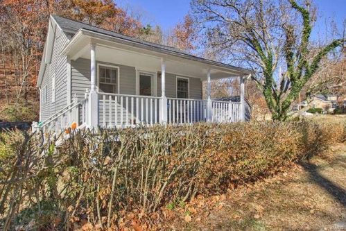 69 Mill St, Elsah, IL