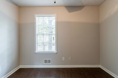 107 Parkview Dr, Stockbridge GA  30281-1112 exterior
