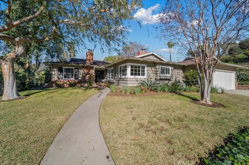 7795 Bacon Rd, Whittier, CA 90602-2733