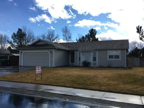 1745 Oakwood Dr, Minden, NV 89423-4734
