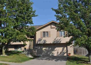 207 Summerset Dr, Omaha, NE 68133-2823