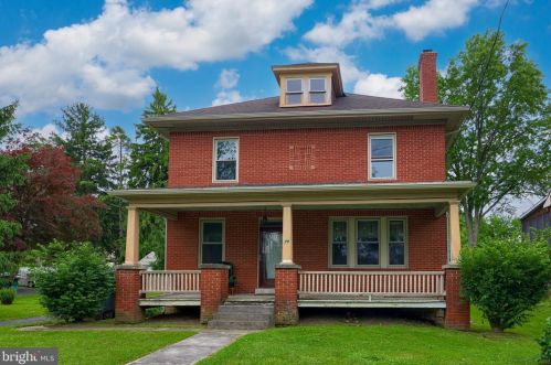 28 Charles Rd, Lancaster, PA 17603-6624