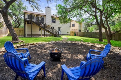 6517 Fair Vly Trl, Austin TX  78749-1250 exterior