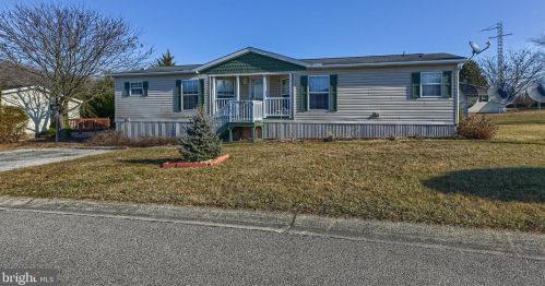 135 Raptor Dr, Hanover PA  17331-8108 exterior