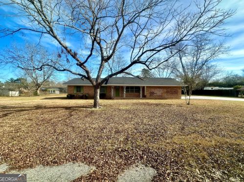 2502 Mesa Rd, Waycross, GA 31501-7669