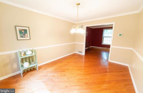 102 Suncrest Rd, Lancaster PA  17601-4834 exterior