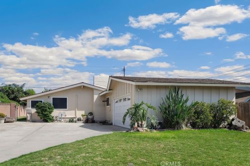 10652 Dixie Dr, Anaheim, CA 92804-5916