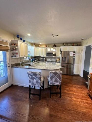 436 Hattertown Rd, Upper Stepney CT  06468-1019 exterior