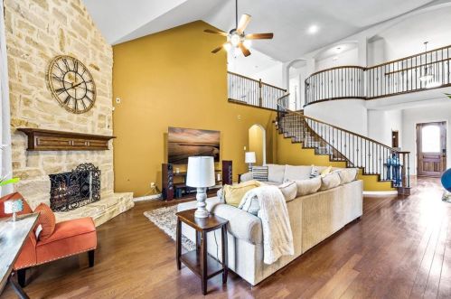 6502 Fieldcrest Ln, Garland TX  75048-5522 exterior