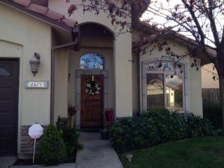 4675 Rosetta Dr, Fresno, CA 93722-6046
