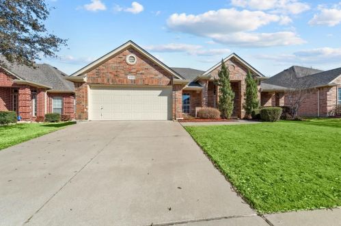 2709 White Rock Dr, Fort Worth, TX 76131-2048