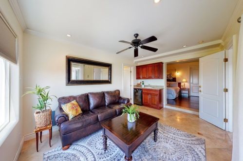 11832 Cir Dr, Whittier CA 90601-2352 exterior