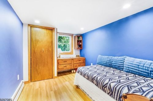 10 Vly Vw Ave, Dover NJ  07869-1316 exterior