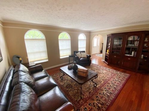 810 Windover Dr, Noblestown, PA 15071-9394