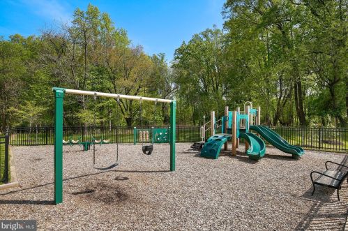 1605 Regent Manor Ct, Silver Spring MD 20904-2270 exterior