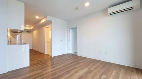 987 Queen St, Honolulu HI  96814-4118 exterior