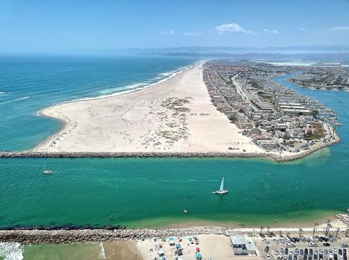 3534 Ocean Dr, Oxnard CA  93035-4345 exterior