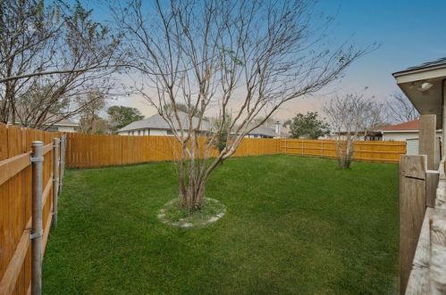 120 Geronimo Cv, Uhland TX 78640-4622 exterior