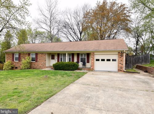 508 Ferry Rd, Fredericksburg, VA 22405-2905
