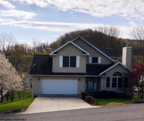 1230 Chase St, Morgantown, WV 26508-6840
