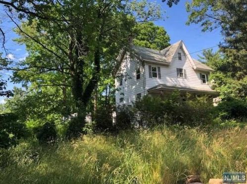 415 New Bridge Rd, N Milford, NJ 07646-2418
