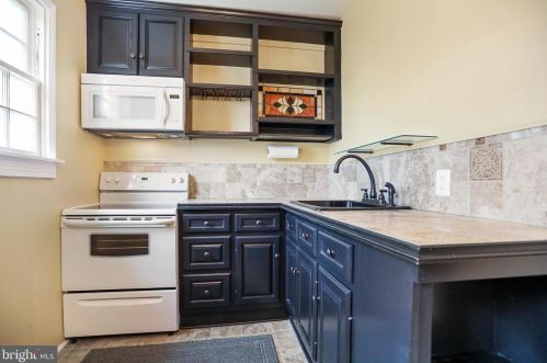 328 Mildred St, Charles Town WV  25414-1834 exterior