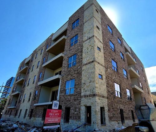 15875 Spectrum Dr, Addison TX  75001-6382 exterior