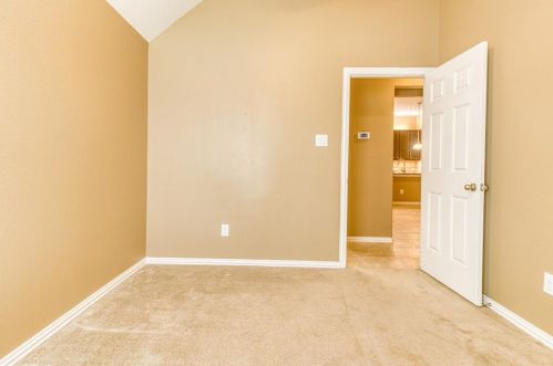 302 Round Lake Dr, Richmond TX 77469-1778 exterior