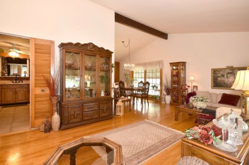 429 Lotus Ln, Glenview, IL 60025-4557